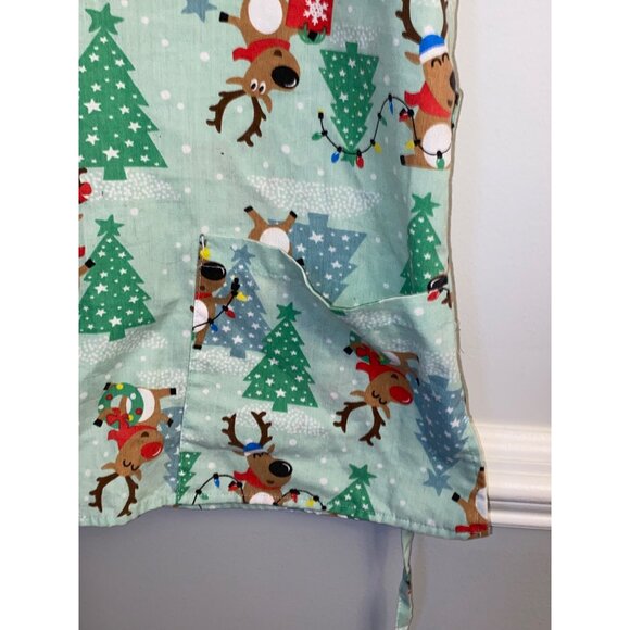 Women's Gabby Brooke Christmas Tree Reindeer Medical Nurse Scrub Top Size XL - Picture 2 of 9